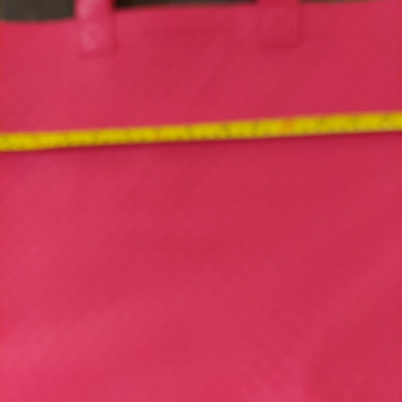 Bath and Body Works waffle style bag. Pink/orange in color NWT - Picture 8 of 9